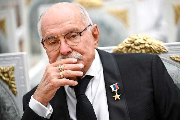 Mash: актер Михалков сделал замечание Ефремову на репетиции спектакля