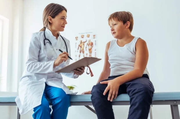 Ведь малоподвижный образ жизни за телевизором или компьютером также является фактором развития гипертонии.