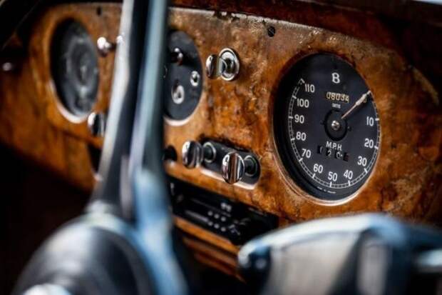 Уникальный ретро-пикап на базе Bentley продадут с аукциона