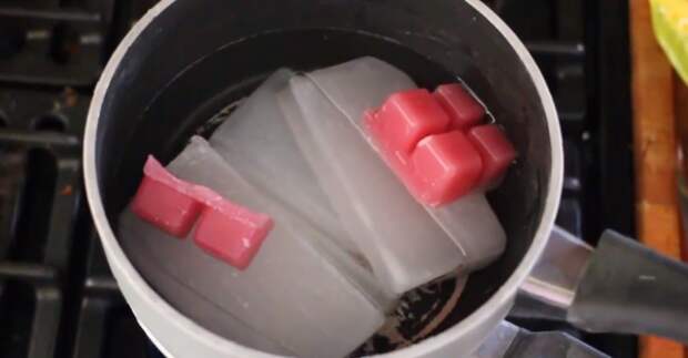 подсвечник из воска