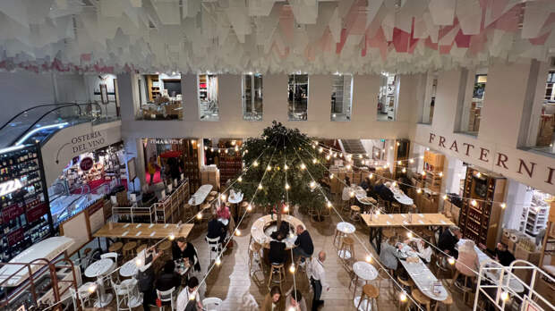 Эффект антироссийских санкций: во Франции закрывается крупнейший фудкорт Европы