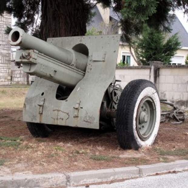 1024px-Howitzer_155_mm_mle_1917_Saumur_img_2310