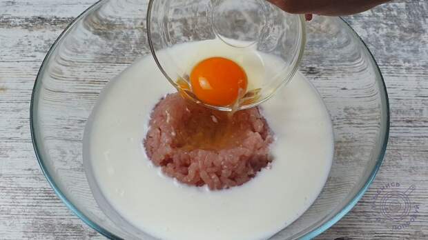 Когда мало мяса: просто смешиваю фарш с кефиром (делюсь рецептом бюджетного ужина)