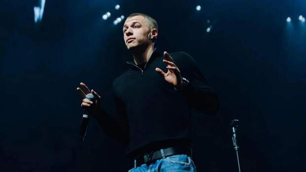 Macan записал обращение к возлюбленной Марии Мотиной во время прыжка с парашютом: видео