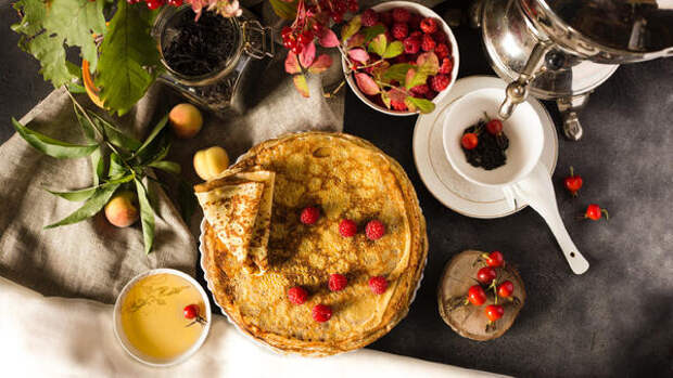 С праздником Масленицы: 20 красивых открыток, которые порадуют любого