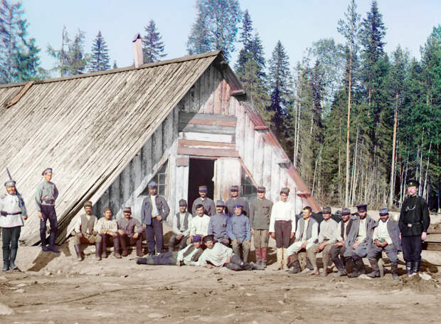 Австрийские военнопленные возле барака, Кяппесельга, Карелия, 1915