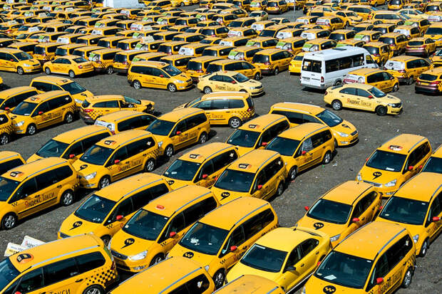 Россияне стали чаще пользоваться услугами такси