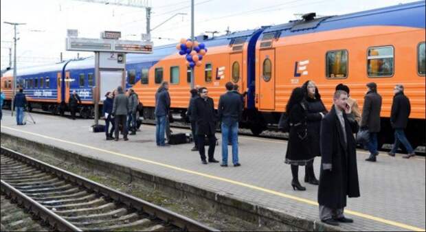Остаётся рельсы ещё разобрать и всё: Поезд Рига-Москва-Санкт-Петербург больше ходить никогда не будет?...