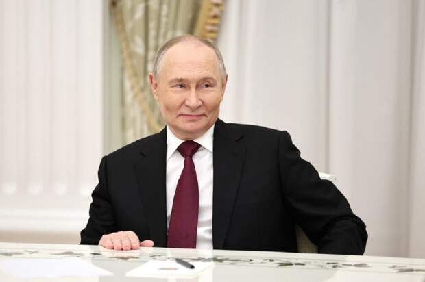 Путин запретил испытательный срок для женщин с детьми до трех лет