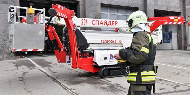 Московские спасатели рассказали, как тушат пожары и помогают людям на высоте. Фото: Департамент ГОЧСиПБ