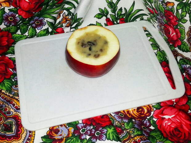 Идеальный завтрак и вкусный десерт (рецепт печеных яблок фаршированных бананом)