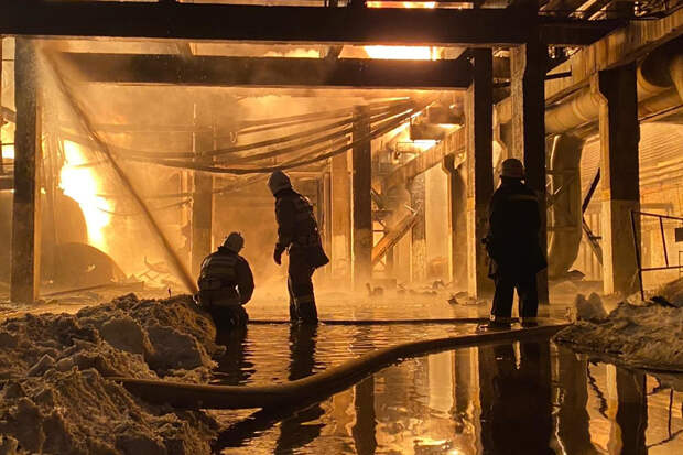 Взрыв на заводе в Уфе попал на видео