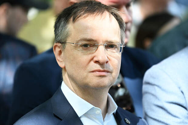 Мединский признался, что считал песню "Матушка-земля" народной