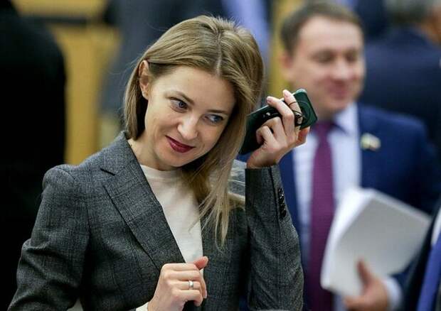 Госфэшн: "бортпроводница"-Яровая, скромная Поклонская и Жемчуга Нации