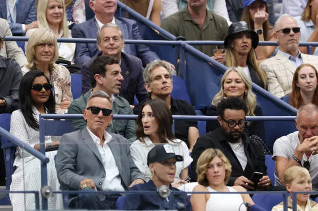 Бен Стиллер, Минди Калинг, Пинк, Стинг среди зрителей