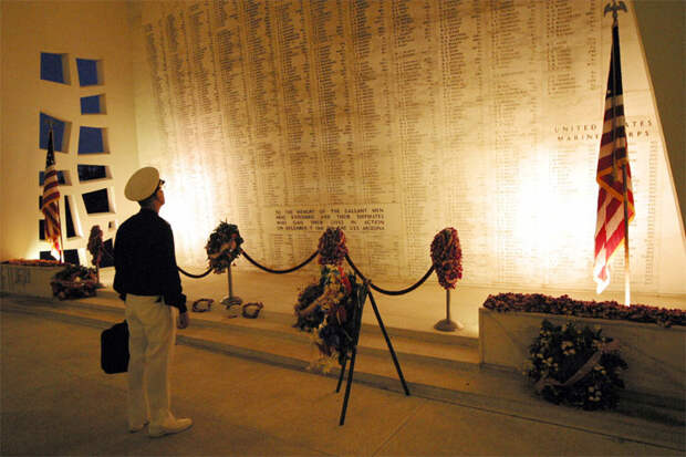 Стена с именами погибших на линкоре "Аризона" Пёрл Харбор, история, факты