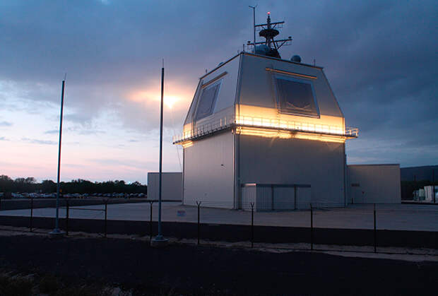 Комплекс Aegis Ashore с радаром AN/SPY-1 в Румынии