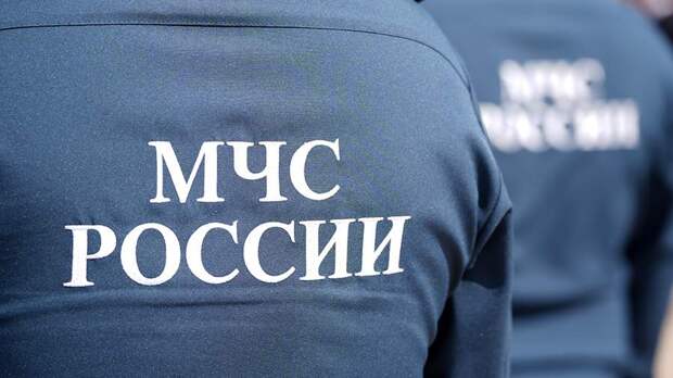 Два многоэтажных дома загорелись после воздушной атаки в Ростовской области