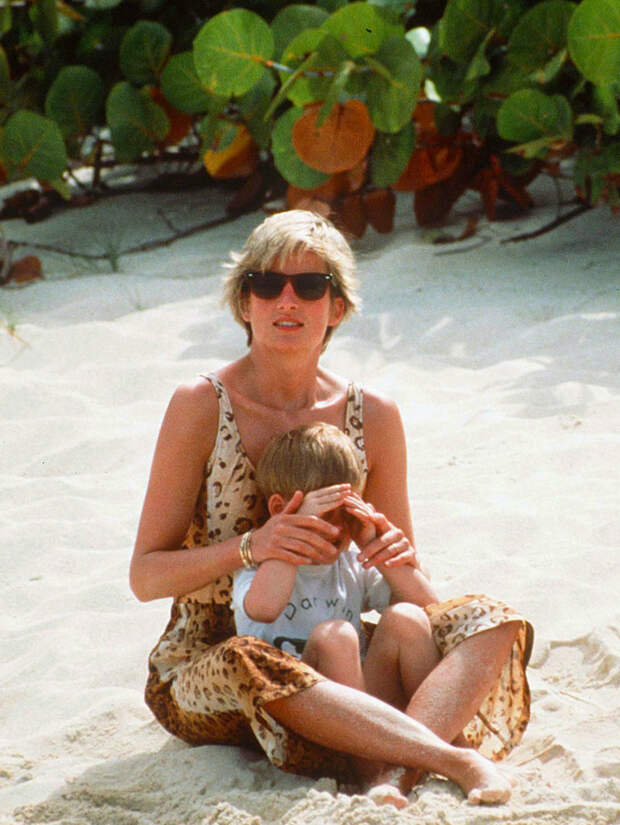 Принцесса Диана на отдыхе с Гарри