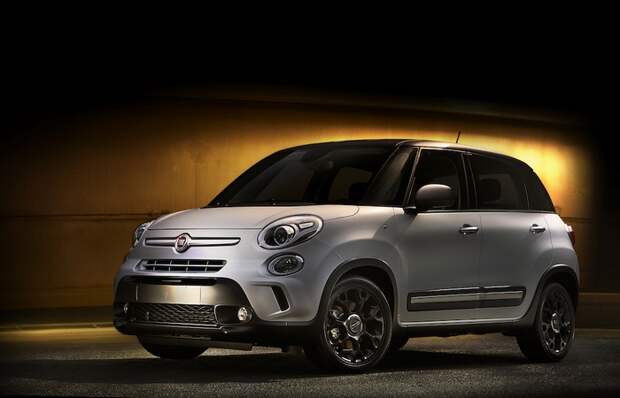 Автомобиль Fiat 500L. Автомобиль Fiat 500L.
