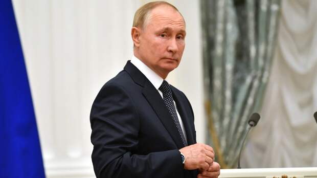 Песков: Владимир Путин не пользуется датой на часах