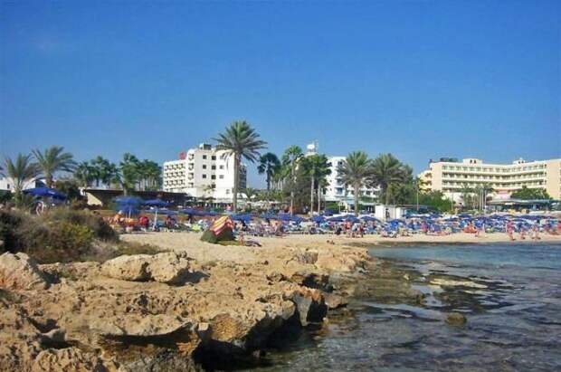 Кипр и Греция выступили против запрета на выдачу виз туристам из России