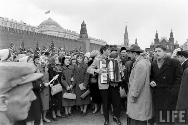 12 апреля 1961 года. Всенародное ликование СССР, гагарин, космос, ностальгия