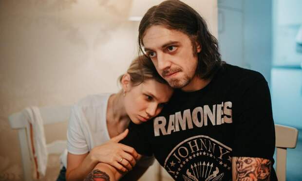 Жил на две семьи и развелся со скандалом: что известно о личной жизни Константина Плотникова, сыгравшего Горшка в сериале «Король и шут»