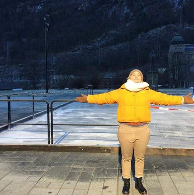 Каково жить в самом темном городе планеты, где даже установили зеркала для имитации солнца