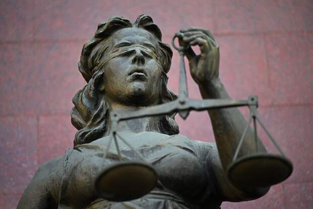 Открестившемуся от 9 Мая российскому блогеру объяснили причину изъятия Porsche