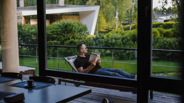 От избинга и глэмпингов до спа-люкса: 10 идей куда поехать на майские