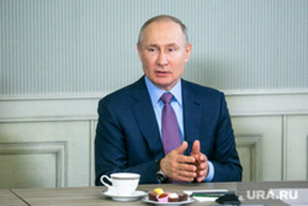 Владимир Путин на заводе 