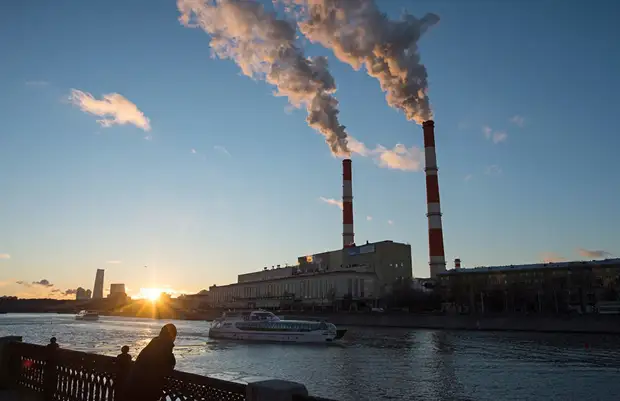 «Освобождаться от своего преимущества глупо»: в России отреагировали на предложение Чубайса ввести углеродный налог