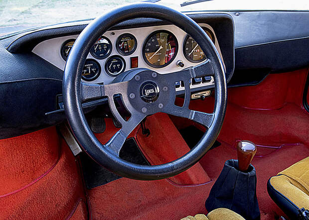 Первая раллийная. Как Lancia Stratos всех уделала, но не выжила (20+ ФОТО)