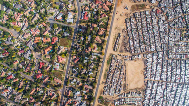 Кейптаун, Южно-Африканская Республика бедность, богатство, мир, социальное неравенство