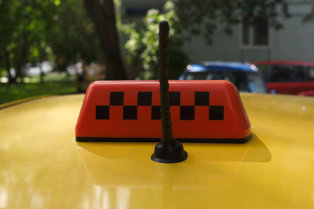 Российские таксисты потребовали раскрыть перечень разрешенных машин