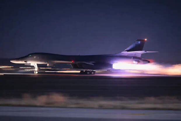 Бомбардировщики B-1 ударили по иранским ракетам