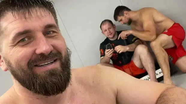 Минаков: хочу вернуть пояс чемпиона Bellator