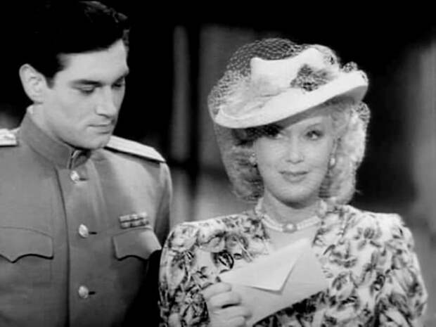 Кадр из фильма *Встреча на Эльбе*, 1949 | Фото: kino-teatr.ru Кадр из фильма *Встреча на Эльбе*, 1949 | Фото: kino-teatr.ru