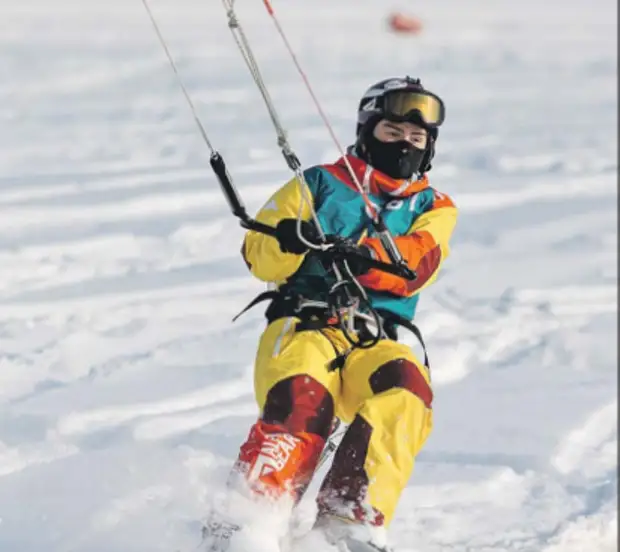 Студентка из Митина выиграла чемпионат России по сноукайтингу в Мурманске