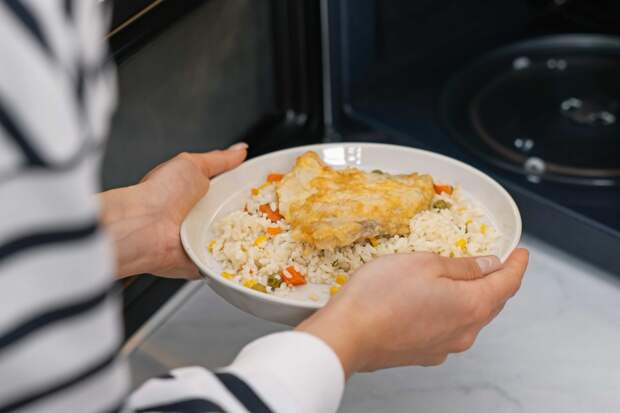 Названо лучшее время для ужина