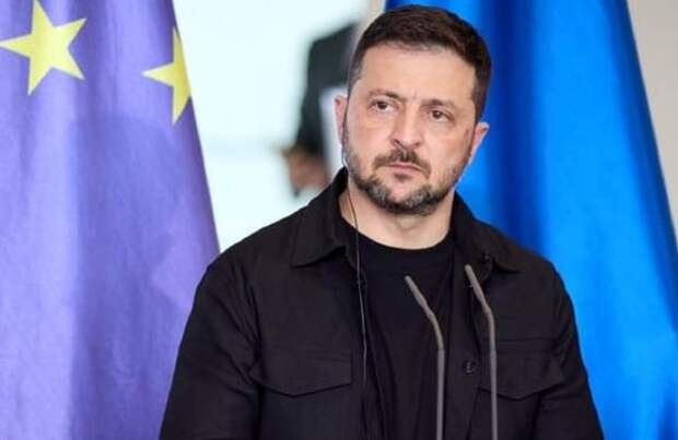 Песков: киевский режим готов кусать и руку кормящего, и руку дающего