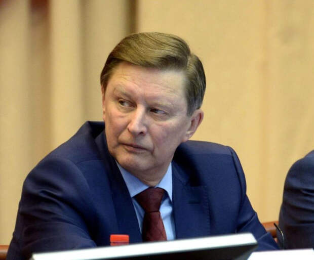 «Ушла не просто фигура — ушла целая эпоха»: В. Путин освободил от занимаемой должности С. Иванова