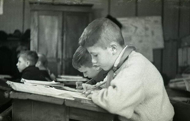 2178 Школа в советской деревне 1964 год