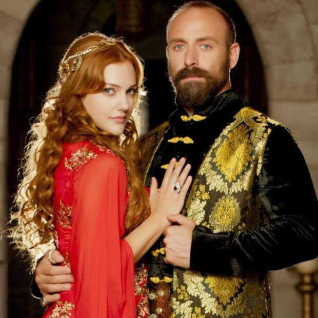 Хюррем Султан и султан Сулейман в сериале Великолепный век