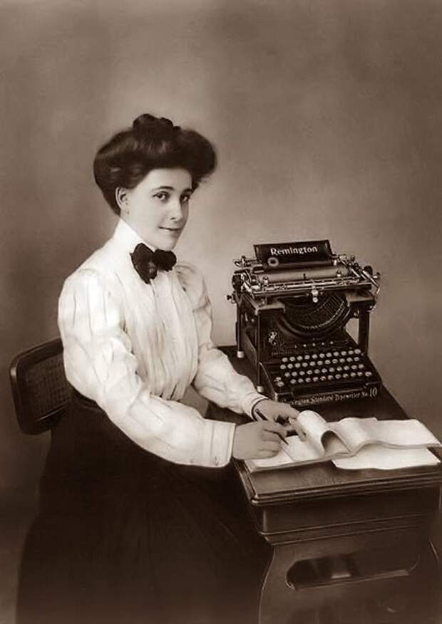 woman-typing