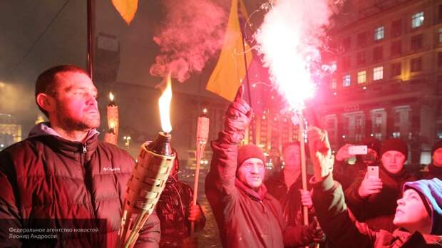 Украину разорвут на части: Журавко осадил националистов, напавших на бабушек в Киеве