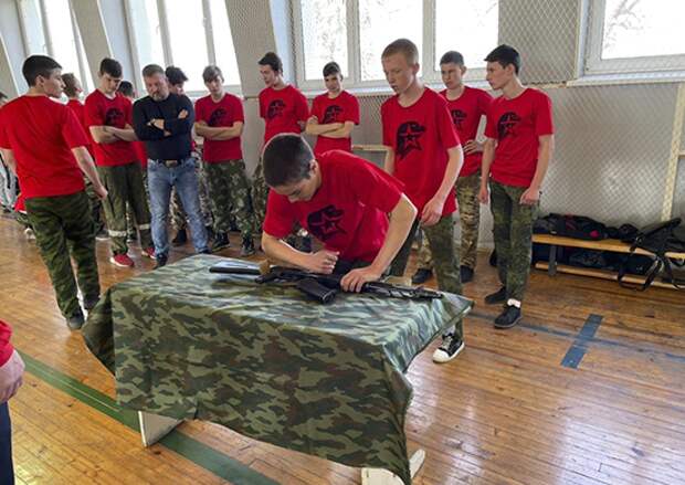 военная эстафета для школьников. военно спортивная эстафета. военно спортивная эстафета. военно-спортивная эстафета для младших школьников. военные эстафеты спортивные.