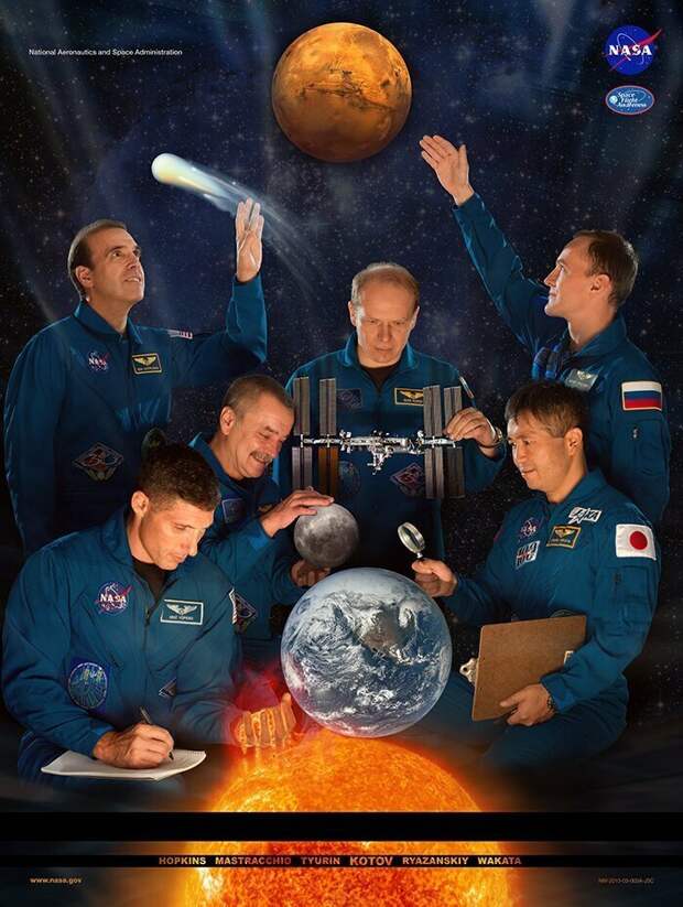 Космонавтику в массы: каждая космическая миссия NASA сопровождается оригинальным постером с главными героями полета Космонавтику в массы: каждая космическая миссия NASA сопровождается оригинальным постером с главными героями полета