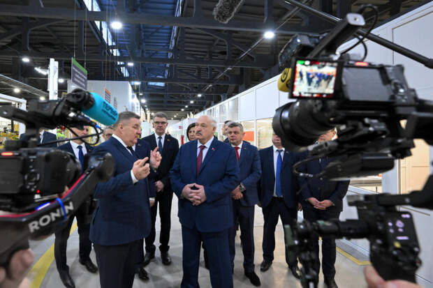 Лукашенко: Зеленский угробил цветущую часть Европы